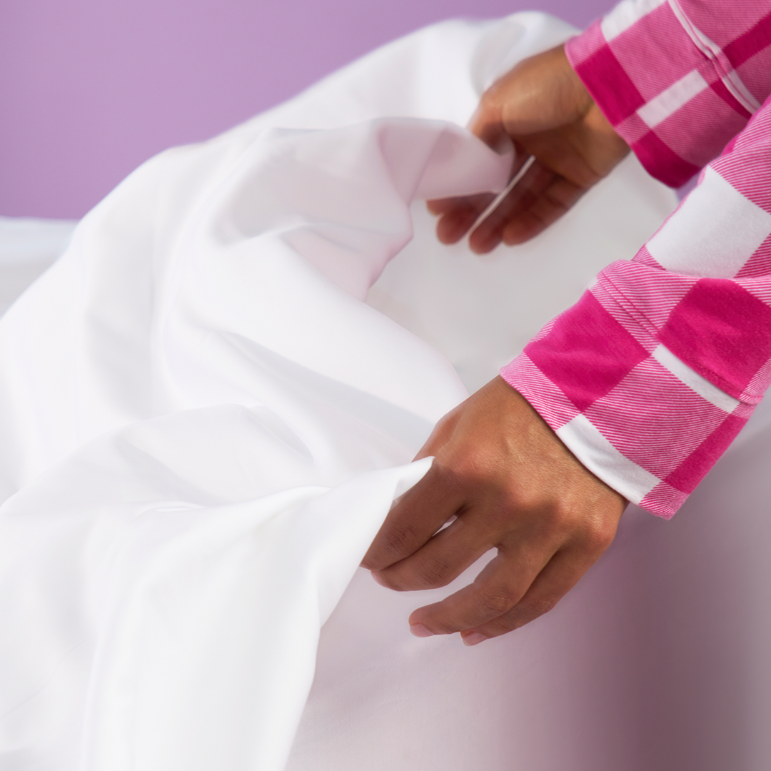 Lightweight Bao Bao fabric that flows effortlessly, bringing airy softness and hotel-level comfort to your everyday sleep.

