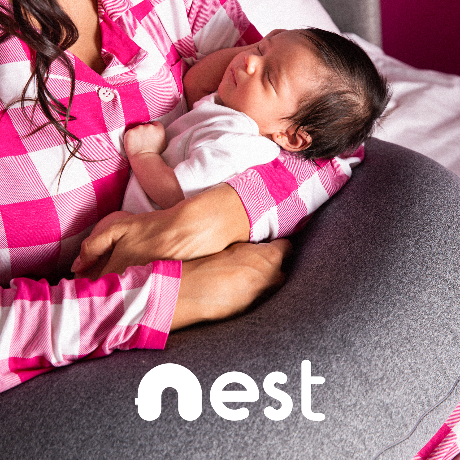 Comforting, womb-like nest that gently cradles your baby, creating a sense of security and calm anywhere you go.